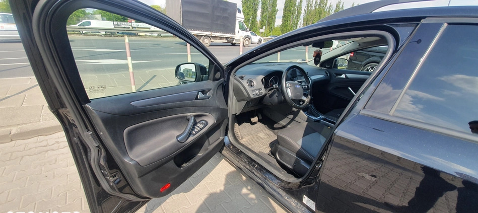 Ford Mondeo cena 26500 przebieg: 262000, rok produkcji 2011 z Warszawa małe 301